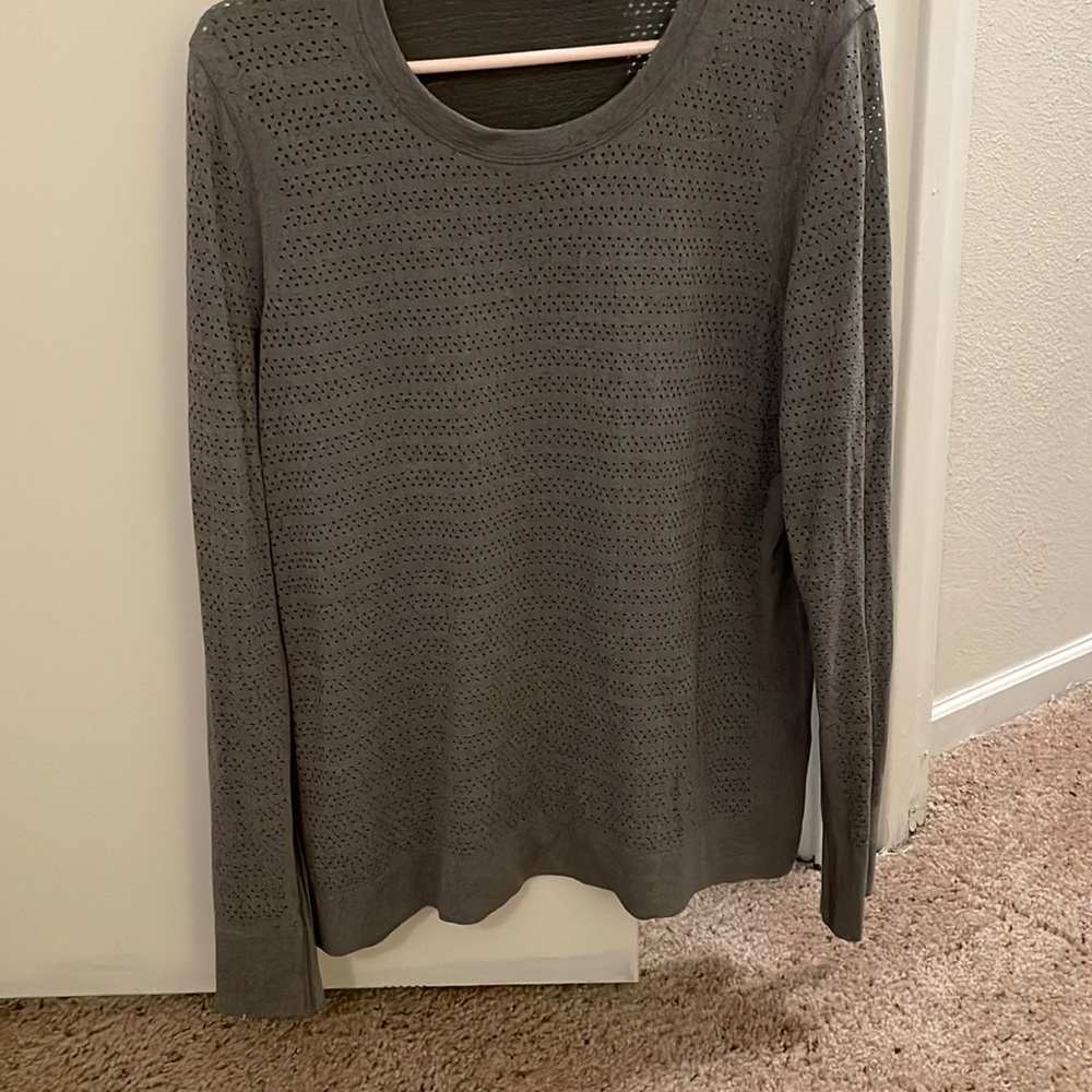 Lululemon top